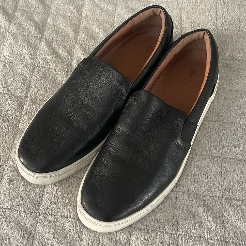 Frye Ivy Slip on leather sneaker size 8